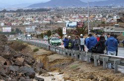 IMPLEMENTAN BYPASS TEMPORAL PARA REPARAR SOCAVÓN ALEDAÑO A LA RUTA 5 EN SECTOR EL PANUL