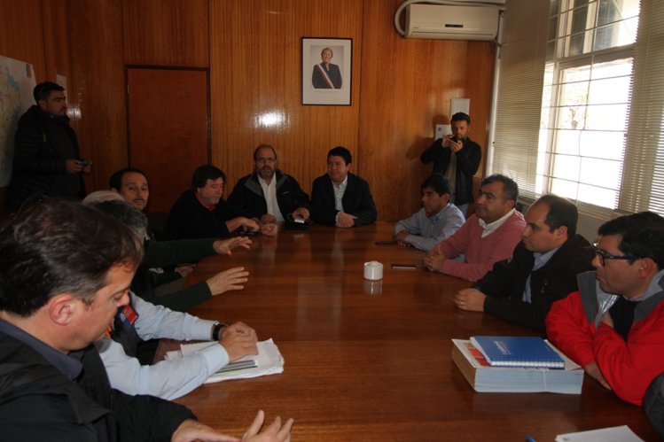 ANUNCIAN RESTABLECIMIENTO DE SUMINISTRO DE AGUA POTABLE PARA 2/3 DE LA POBLACIÓN DE OVALLE ANUNCIAN RESTABLECIMIENTO DE SUMINISTRO DE AGUA POTABLE PARA 2/3 DE LA POBLACIÓN DE OVALLE