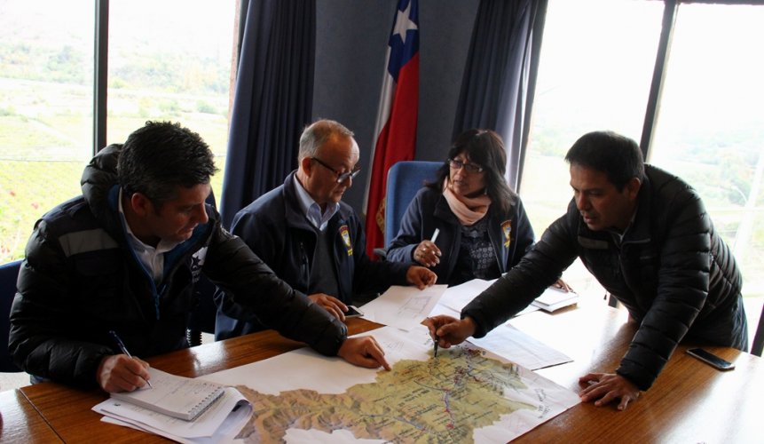 INTENDENTE IBÁÑEZ COORDINÓ PUENTE AÉREO PARA ENVIAR ALIMENTOS A ZONAS ALEJADAS DE RÍO HURTADO