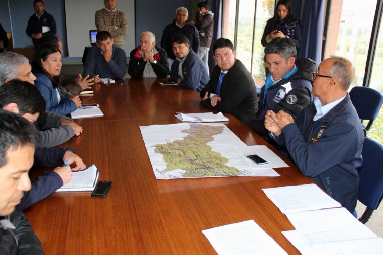 INTENDENTE IBÁÑEZ COORDINÓ PUENTE AÉREO PARA ENVIAR ALIMENTOS A ZONAS ALEJADAS DE RÍO HURTADO