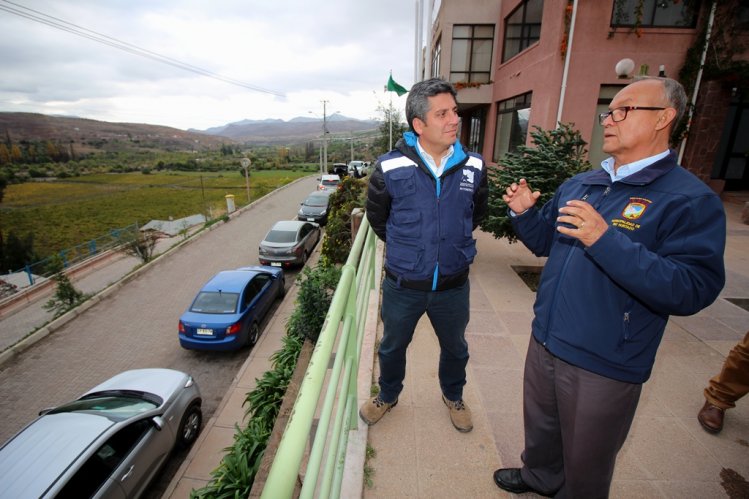 INTENDENTE IBÁÑEZ COORDINÓ PUENTE AÉREO PARA ENVIAR ALIMENTOS A ZONAS ALEJADAS DE RÍO HURTADO