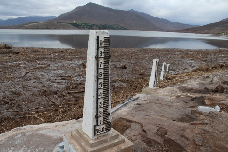 INTENDENTE IBÁÑEZ COORDINÓ PUENTE AÉREO PARA ENVIAR ALIMENTOS A ZONAS ALEJADAS DE RÍO HURTADO