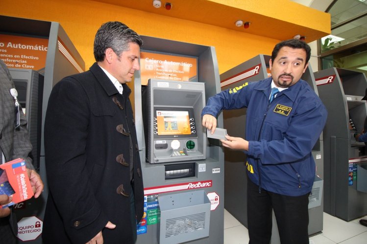 IMPULSAN CAMPAÑA PARA PREVENIR LA CLONACIÓN DE TARJETAS BANCARIAS IMPULSAN CAMPAÑA PARA PREVENIR LA CLONACIÓN DE TARJETAS BANCARIAS