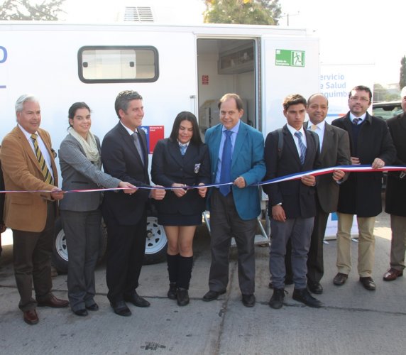 INAUGURAN NUEVA CLÍNICA DENTAL MÓVIL PARA ALUMNOS DE ENSEÑANZA MEDIA