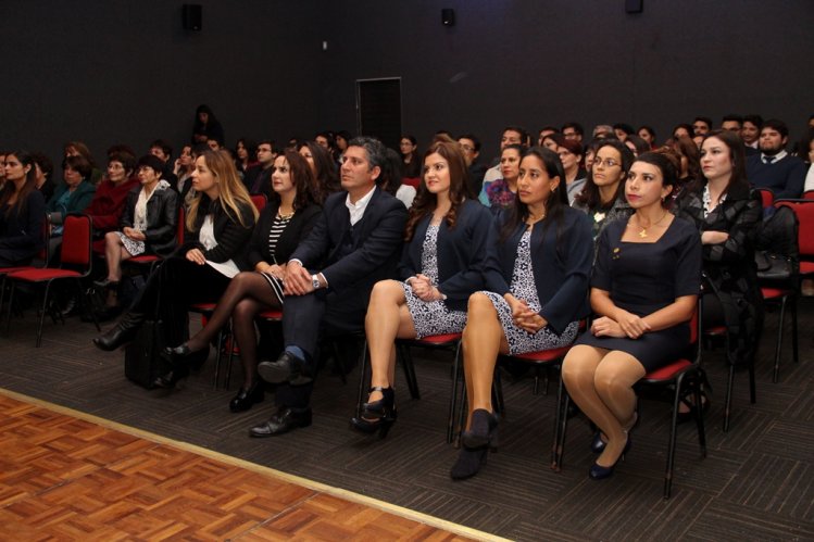 INTENDENTE IBÁÑEZ SALUDA A LAS ENFERMERAS EN SU DÍA