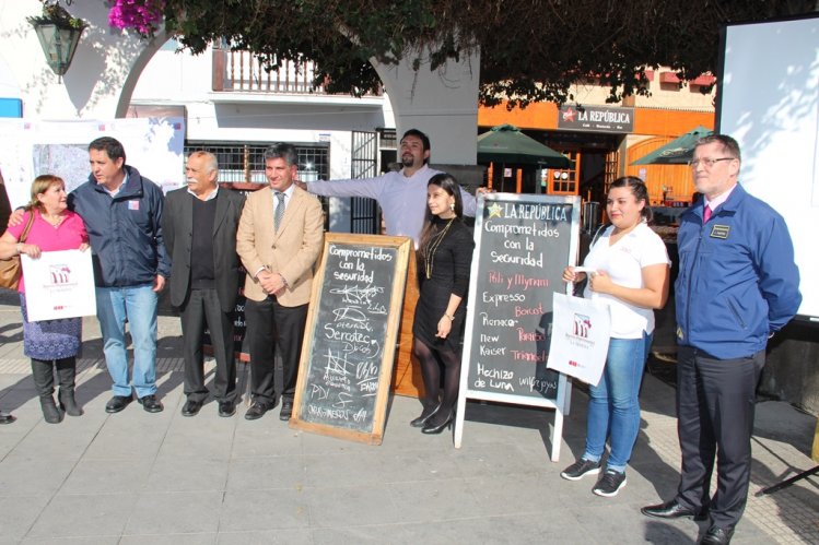 LOCATARIOS DEL CENTRO DE LA SERENA RECIBEN IMPLEMENTACIÓN PARA MEJORAR SEGURIDAD BARRIO COMERCIAL