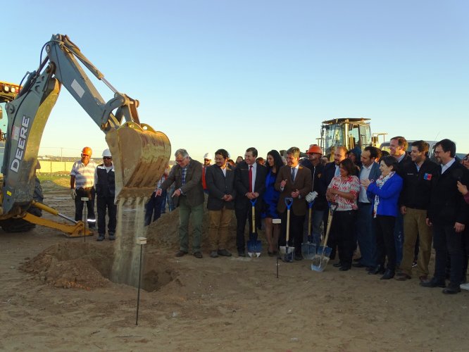 INICIAN CONSTRUCCIÓN DE NUEVO CONJUNTO HABITACIONAL QUE BENEFICIA A 156 FAMILIAS DE TONGOY