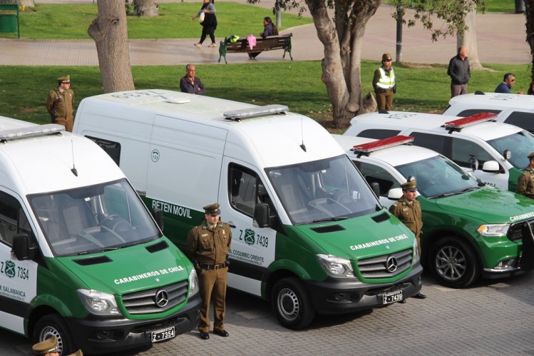 NUEVOS VEHÍCULOS PARA CARABINEROS EN LA REGIÓN DE COQUIMBO Y VISITA DEL GENERAL DIRECTOR A UNIDADES