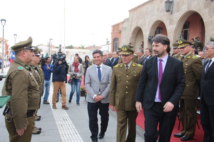 NUEVOS VEHÍCULOS PARA CARABINEROS EN LA REGIÓN DE COQUIMBO Y VISITA DEL GENERAL DIRECTOR A UNIDADES