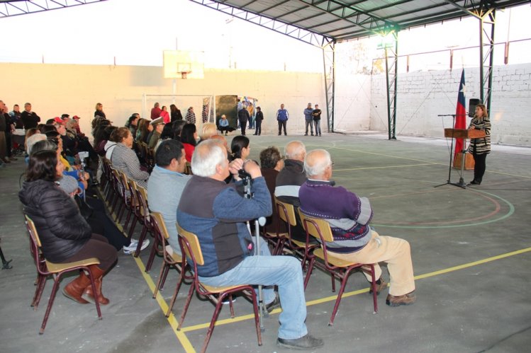 DEPORTISTAS DE TONGOY DISFRUTAN SU NUEVA MULTICANCHA ENTREGADA POR EL GOBIERNO DEPORTISTAS DE TONGOY DISFRUTAN SU NUEVA MULTICANCHA ENTREGADA POR EL GOBIERNO