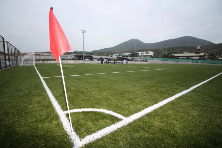 COMUNIDAD DE GUANAQUEROS YA PUEDE DISFRUTAR DE SU NUEVO ESTADIO DE FÚTBOL