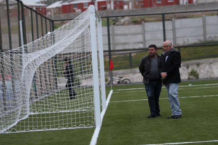 COMUNIDAD DE GUANAQUEROS YA PUEDE DISFRUTAR DE SU NUEVO ESTADIO DE FÚTBOL