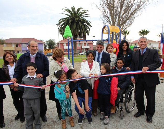 GOBIERNO ENTREGA NUEVA PLAZA PARA VECINOS DE COQUIMBO