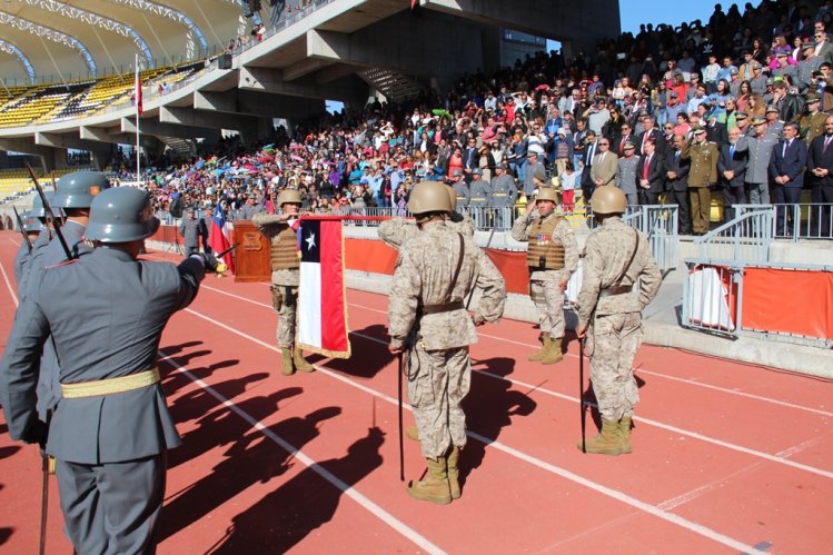 SOLDADOS DEL REGIMIENTO COQUIMBO REALIZAN SOLEMNE JURAMENTO A LA BANDERA