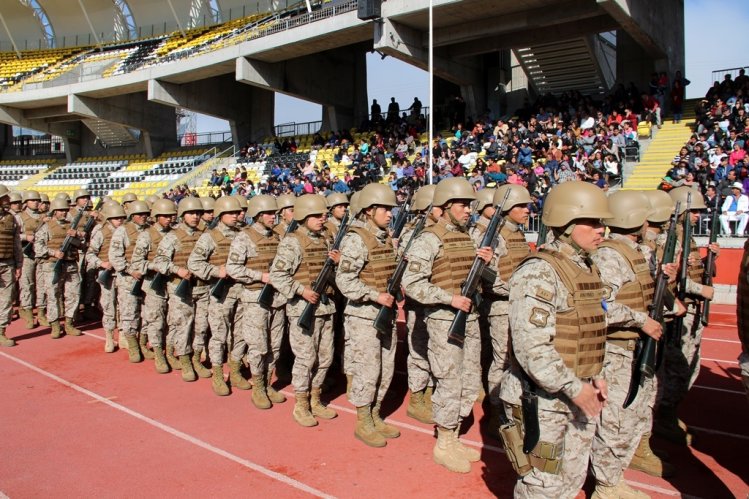 SOLDADOS DEL REGIMIENTO COQUIMBO REALIZAN SOLEMNE JURAMENTO A LA BANDERA