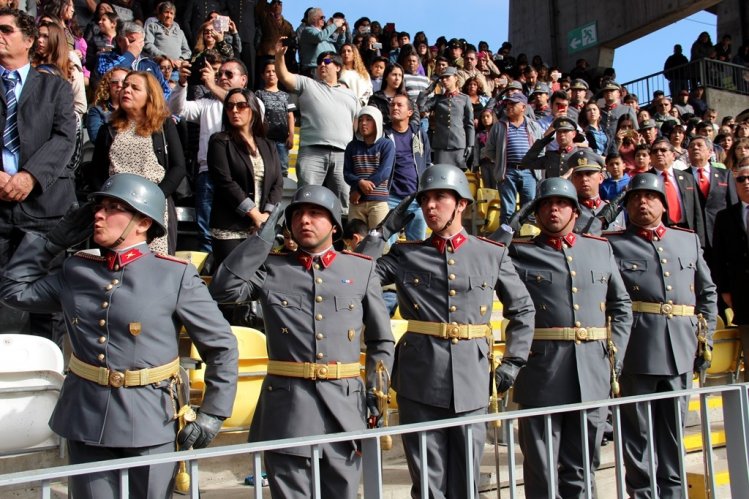 SOLDADOS DEL REGIMIENTO COQUIMBO REALIZAN SOLEMNE JURAMENTO A LA BANDERA