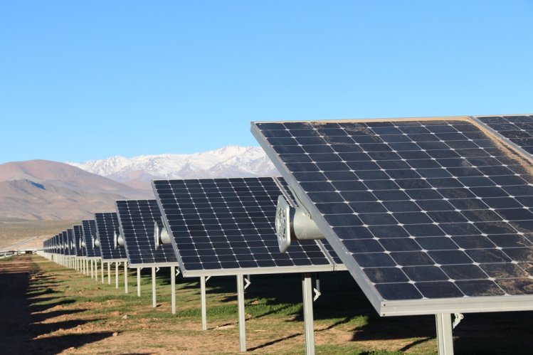 DESTACAN AVANCES EN CONSTRUCCIÓN DE PARQUE SOLAR QUE ALIMENTARÁ AL METRO DE SANTIAGO