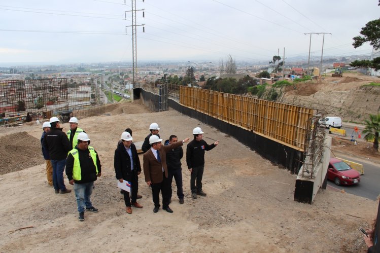 CON PASO SOBRE NIVEL EN BALMACEDA AVANZAN OBRAS DEL EJE CISTERNAS