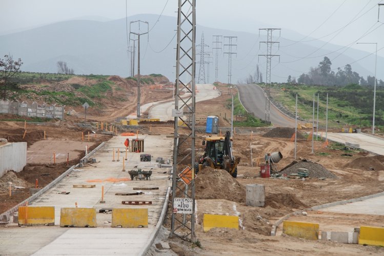 CON PASO SOBRE NIVEL EN BALMACEDA AVANZAN OBRAS DEL EJE CISTERNAS