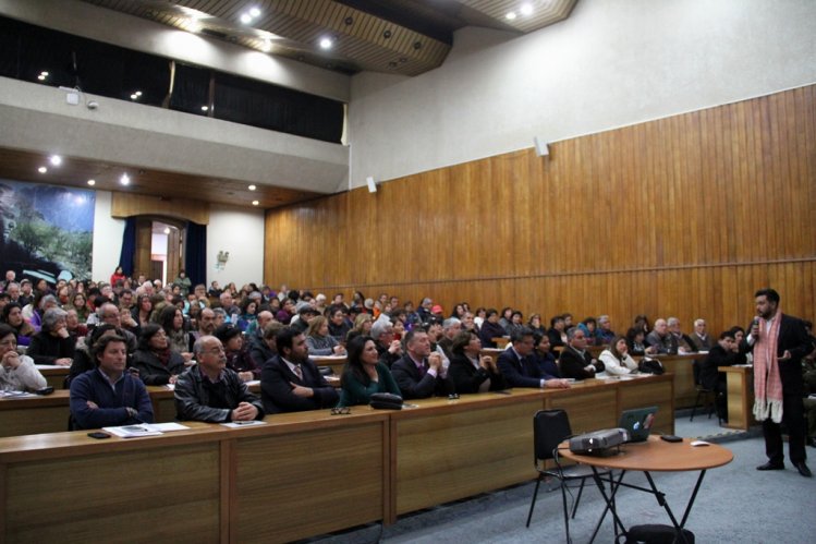 ORGANIZACIONES Y VECINOS DE LA SERENA RECIBIERON CHARLA MAGISTRAL SOBRE MEDIACIÓN DE CONFLICTOS