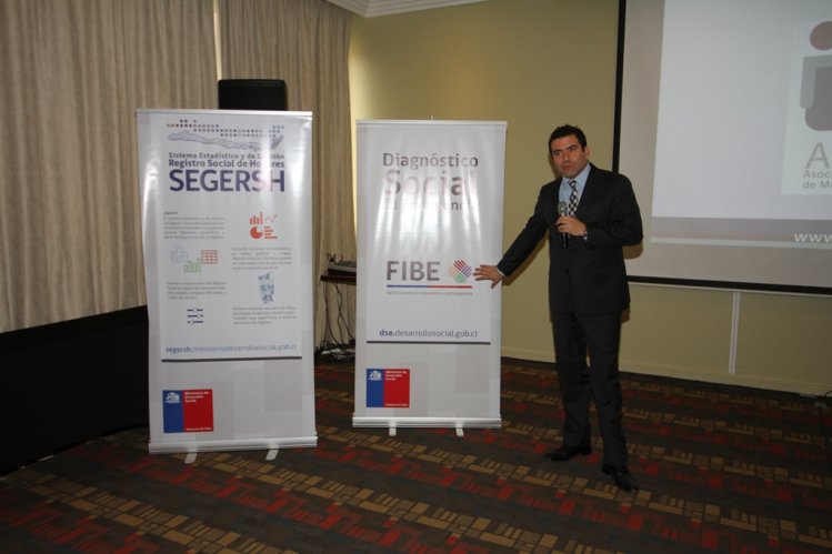 FUNCIONARIOS MUNICIPALES DE LA REGIÓN SON LOS PRIMEROS DEL PAÍS EN CAPACITARSE PARA PERFECCIONAR GESTIÓN EN FICHA BÁSICA DE EMERGENCIA (FIBE) Y REGISTRO SOCIAL DE HOGARES FUNCIONARIOS MUNICIPALES DE LA REGIÓN SON LOS PRIMEROS DEL PAÍS EN CAPACITARSE PARA PERFECCIONAR GESTIÓN EN FICHA BÁSICA DE EMERGENCIA (FIBE) Y REGISTRO SOCIAL DE HOGARES