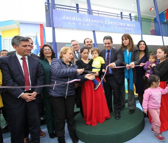 PRESIDENTA BACHELET ENTREGA A LA COMUNIDAD NUEVO JARDÍN INFANTIL EN LA PAMPILLA