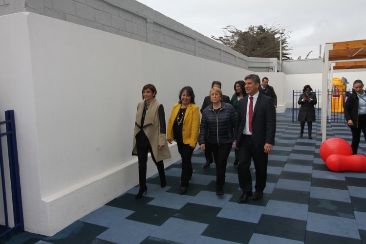 PRESIDENTA BACHELET ENTREGA A LA COMUNIDAD NUEVO JARDÍN INFANTIL EN LA PAMPILLA