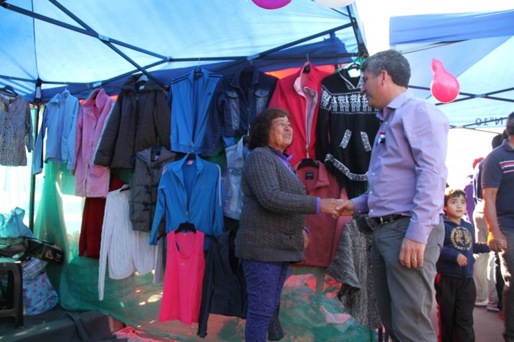 SINDICATO DE FERIANTES Y EMPRENDEDORES DE LA SERENA MEJORAN SUS PUESTOS CON FONDOS DEL GOBIERNO