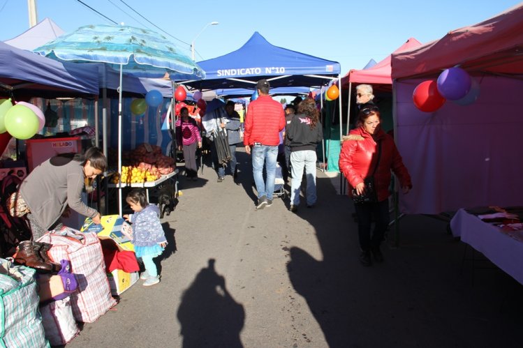 SINDICATO DE FERIANTES Y EMPRENDEDORES DE LA SERENA MEJORAN SUS PUESTOS CON FONDOS DEL GOBIERNO