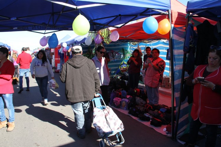 SINDICATO DE FERIANTES Y EMPRENDEDORES DE LA SERENA MEJORAN SUS PUESTOS CON FONDOS DEL GOBIERNO