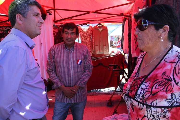 SINDICATO DE FERIANTES Y EMPRENDEDORES DE LA SERENA MEJORAN SUS PUESTOS CON FONDOS DEL GOBIERNO