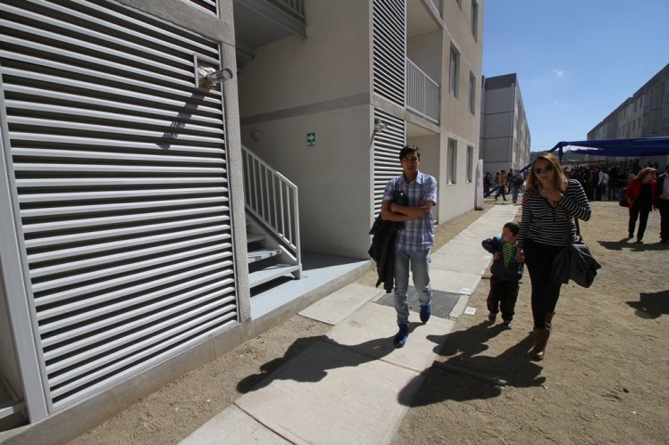 FAMILIAS DE OVALLE RECIBEN LLAVES DE SU VIVIENDA EN PROYECTO CON INTEGRACIÓN SOCIAL