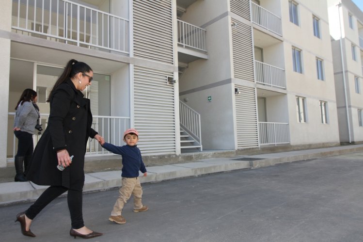 FAMILIAS DE OVALLE RECIBEN LLAVES DE SU VIVIENDA EN PROYECTO CON INTEGRACIÓN SOCIAL