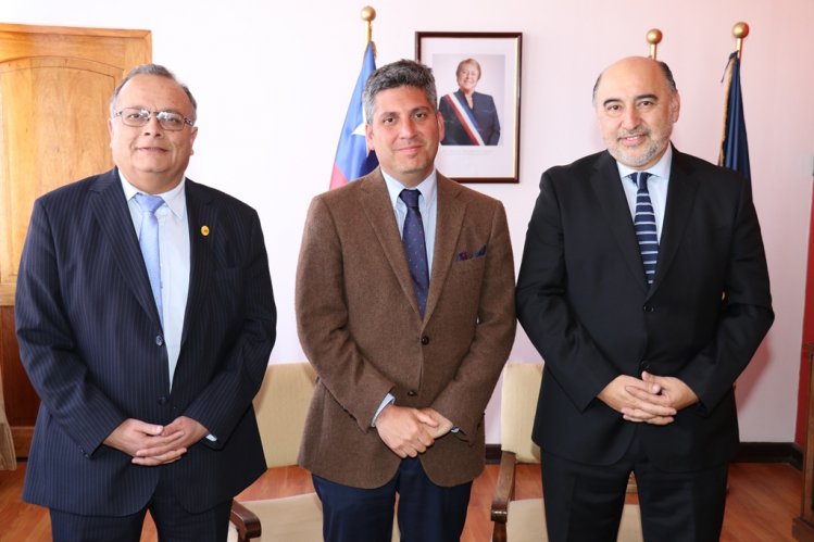 GOBIERNO PRESENTA A NUEVO RECTOR DE CENTRO DE FORMACIÓN ESTATAL DE OVALLE