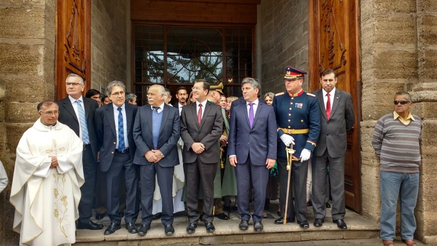 INTENDENTE CLAUDIO IBÁÑEZ RESALTA DISCURSO DE MONSEÑOR REBOLLEDO DURANTE TE DEUM