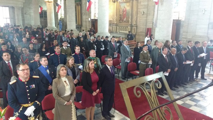 INTENDENTE CLAUDIO IBÁÑEZ RESALTA DISCURSO DE MONSEÑOR REBOLLEDO DURANTE TE DEUM