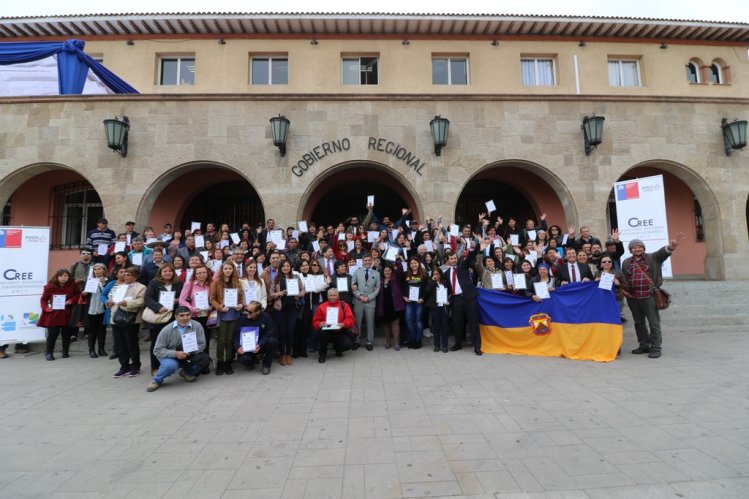 GOBIERNO REGIONAL Y FOSIS ENTREGAN $400 MILLONES A 160 EMPRENDEDORES DE LA ZONA