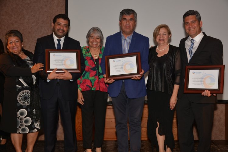 INTENDENTE CLAUDIO IBÁÑEZ RECIBE RECONOCIMIENTO POR SU APOYO AL DESARROLLO DEL TURISMO