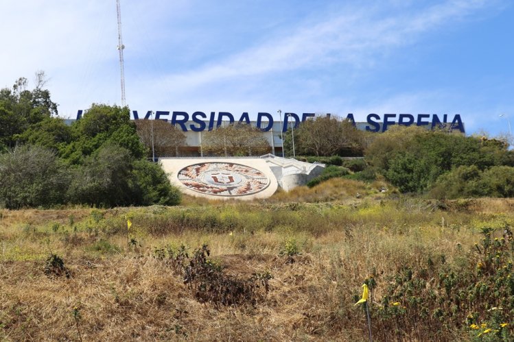 COLOCAN PRIMERA PIEDRA DE NUEVO EDIFICIO PARA PSICOLOGÍA Y ENFERMERÍA DE LA ULS