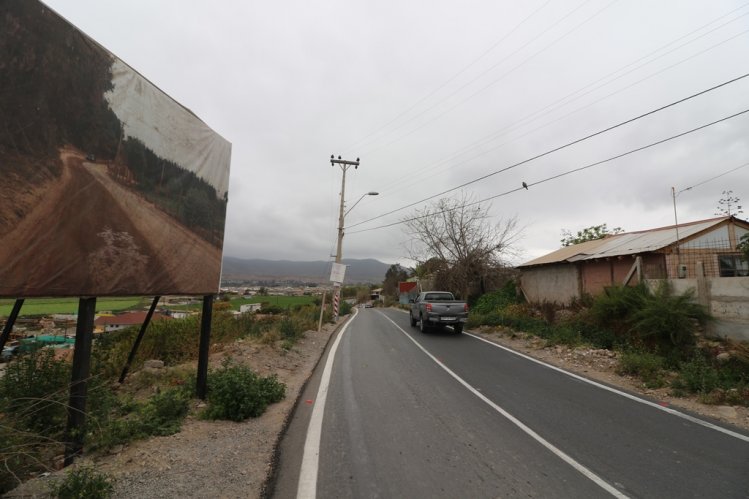 VECINOS DE ALFALFARES RECIBEN NUEVO CAMINO PAVIMENTADO POR EL GOBIERNO