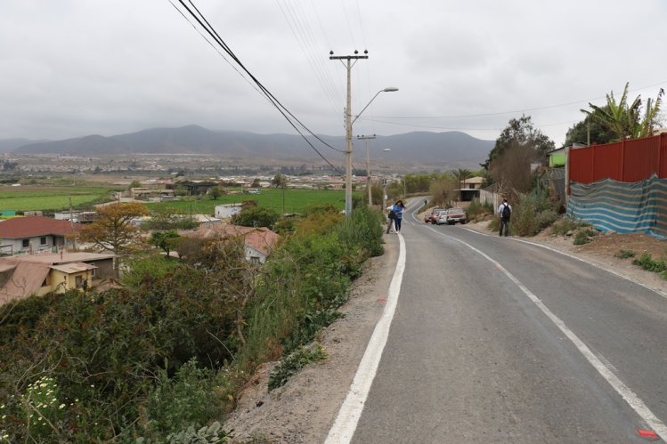 VECINOS DE ALFALFARES RECIBEN NUEVO CAMINO PAVIMENTADO POR EL GOBIERNO