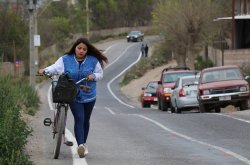 VECINOS DE ALFALFARES RECIBEN NUEVO CAMINO PAVIMENTADO POR EL GOBIERNO