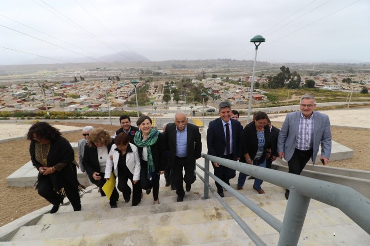 GOBIERNO ENTREGA PARQUE URBANO LAMBERT CON NUEVO MIRADOR Y ZONA DE JUEGOS