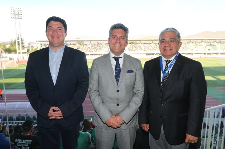 FÚTBOL Y ATLETISMO SE TOMARON EL ESTRENO DEL MODERNO ESTADIO DE OVALLE