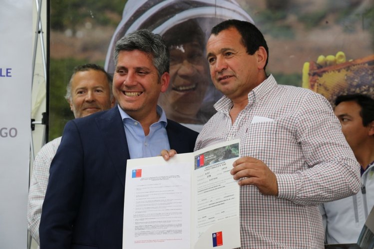 GOBIERNO ENTREGA MILLONARIA AYUDA A FAMILIAS CAMPESINAS RURALES DE LA REGIÓN