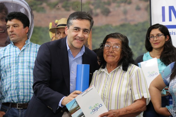 GOBIERNO ENTREGA MILLONARIA AYUDA A FAMILIAS CAMPESINAS RURALES DE LA REGIÓN