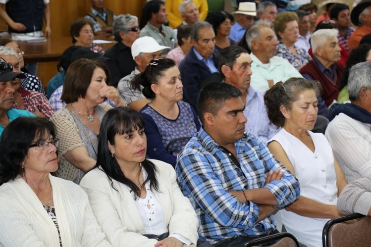 GOBIERNO ENTREGA MILLONARIA AYUDA A FAMILIAS CAMPESINAS RURALES DE LA REGIÓN
