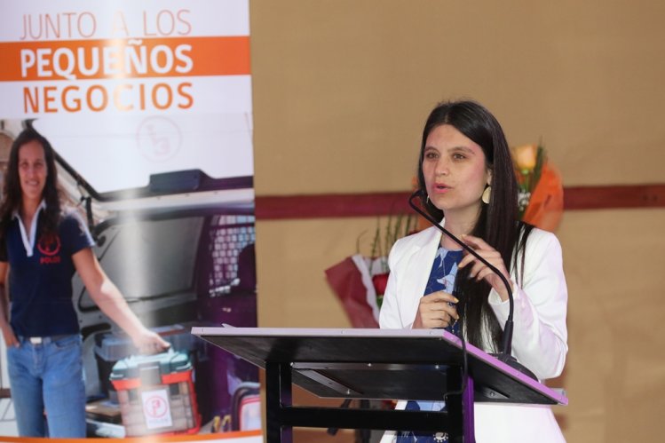SEMINARIO DE EMPRENDIMIENTO FEMENINO CONGREGÓ A MÁS DE 400 MUJERES EN LA SERENA SEMINARIO DE EMPRENDIMIENTO FEMENINO CONGREGÓ A MÁS DE 400 MUJERES EN LA SERENA