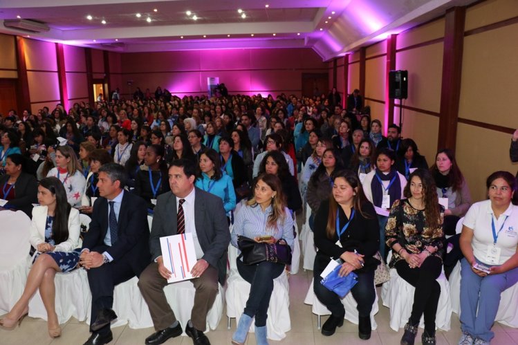 SEMINARIO DE EMPRENDIMIENTO FEMENINO CONGREGÓ A MÁS DE 400 MUJERES EN LA SERENA SEMINARIO DE EMPRENDIMIENTO FEMENINO CONGREGÓ A MÁS DE 400 MUJERES EN LA SERENA