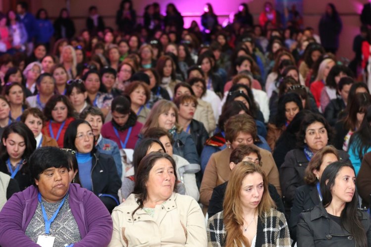 SEMINARIO DE EMPRENDIMIENTO FEMENINO CONGREGÓ A MÁS DE 400 MUJERES EN LA SERENA SEMINARIO DE EMPRENDIMIENTO FEMENINO CONGREGÓ A MÁS DE 400 MUJERES EN LA SERENA